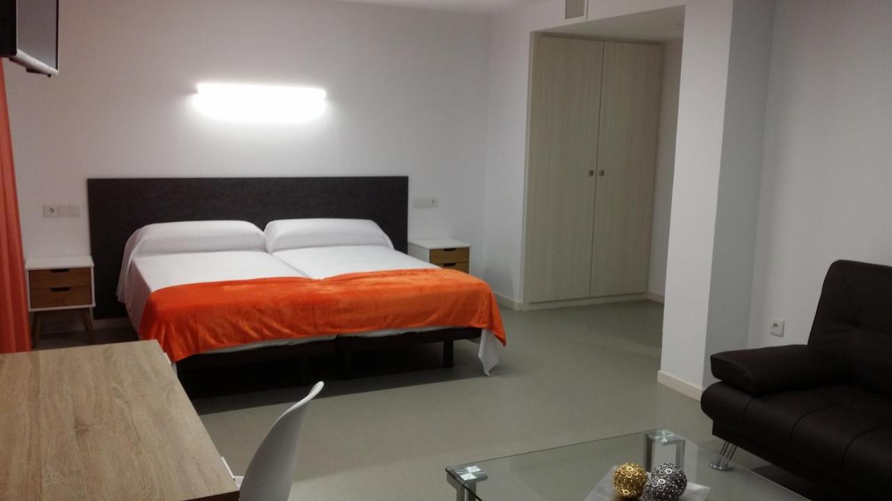 Epsilon Alcaniz Hotel Екстер'єр фото